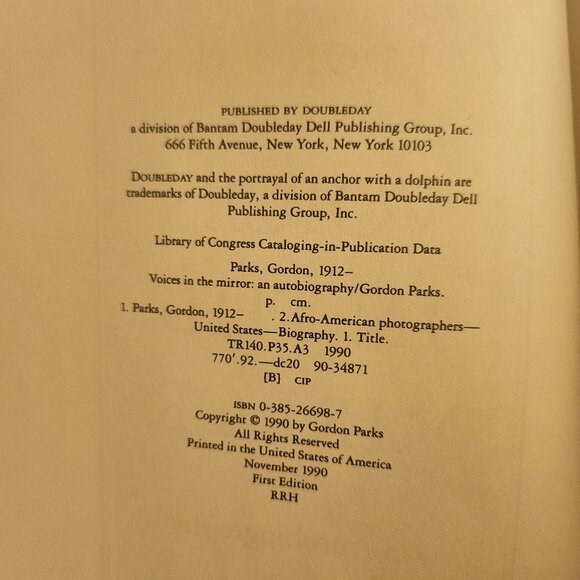 Gordon Parks "Voices In The Mirror" - An Autobiography Hard Cover Copyright 1990 - Picture 6 of 15